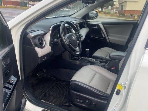 Used 2017 Toyota RAV4 Limited image 10