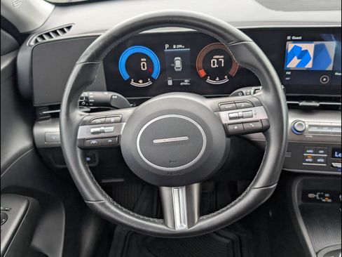 Used 2025 Hyundai Kona SEL FWD image 12