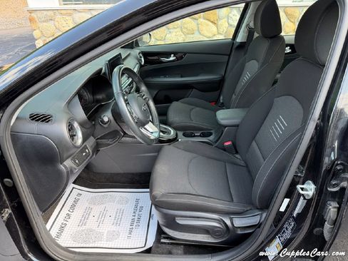 Used 2019 Kia Forte S w/ S Premium Package FWD image 3