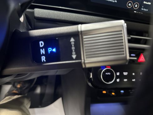 Used 2025 Hyundai Tucson Limited image 25