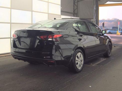 Used 2023 Nissan Versa S w/ Trunk Package image 2