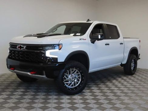 Certified 2022 Chevrolet Silverado 1500 ZR2 image 1