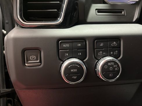 Used 2024 GMC Sierra 3500 Denali image 21