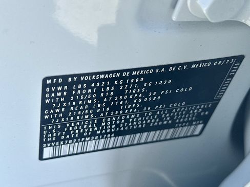 Used 2023 Volkswagen Taos SE w/ Panoramic Sunroof Package FWD image 29