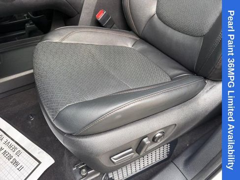 Used 2025 Toyota Sienna Limited FWD image 18