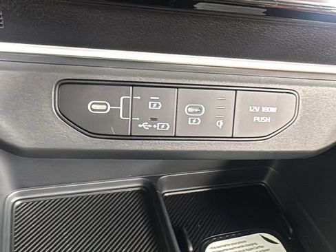 New 2026 Kia Carnival EX FWD image 32