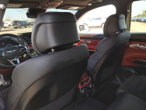 Used 2022 Genesis GV70 3.5T Sport w/ Sport Prestige Package image 18