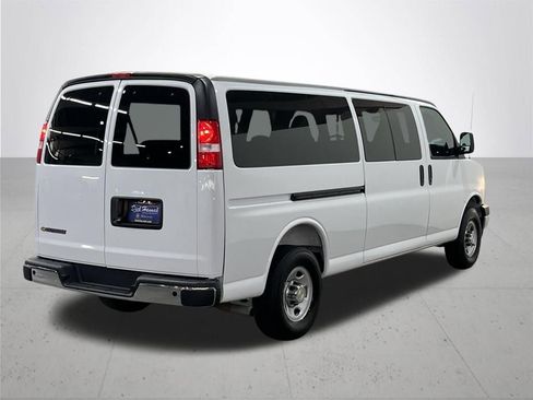 Used 2025 Chevrolet Express 3500 LT w/ LT Preferred Equipment Group RWD image 10