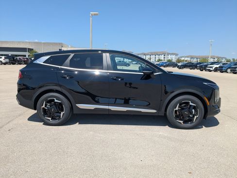 New 2026 Kia Sportage EX FWD image 4