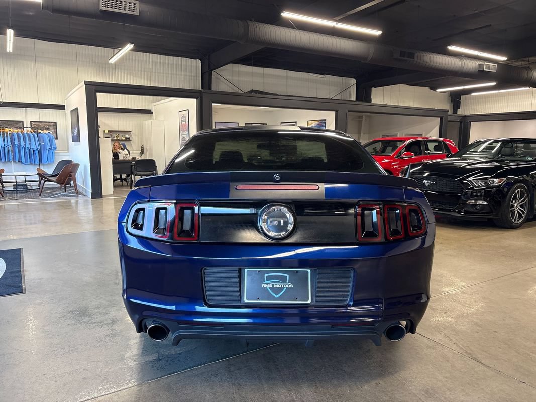 Used 2010 Ford Mustang GT Premium RWD image 10