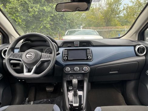 Used 2025 Nissan Versa SV FWD image 31