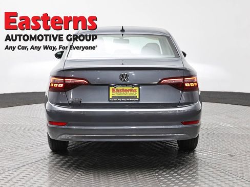 Used 2020 Volkswagen Jetta SE w/ SE Cold Weather Package image 6