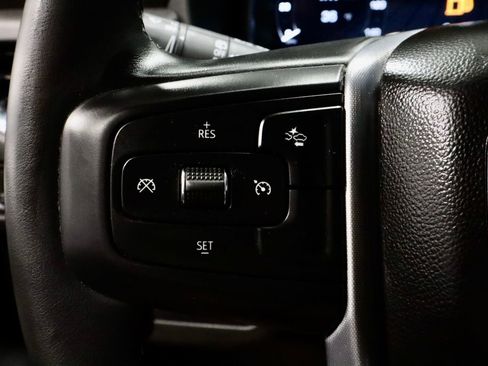 Used 2024 GMC Yukon XL SLE image 27