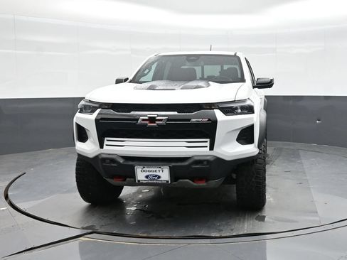 Used 2024 Chevrolet Colorado ZR2 w/ Technology Package AWD/4WD image 17