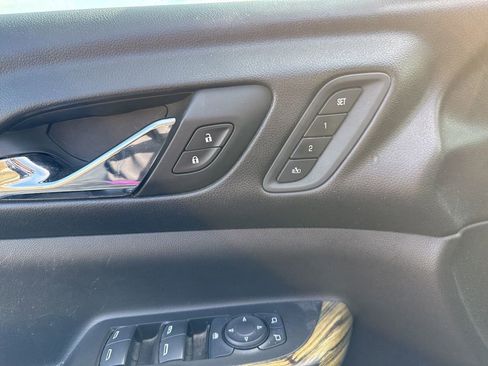 Used 2017 GMC Acadia Denali w/ Technology Package image 8