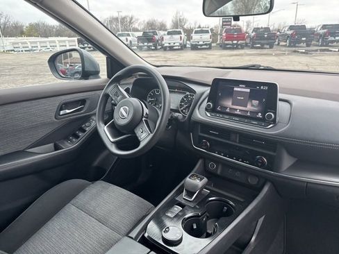 Used 2023 Nissan Rogue SV image 10