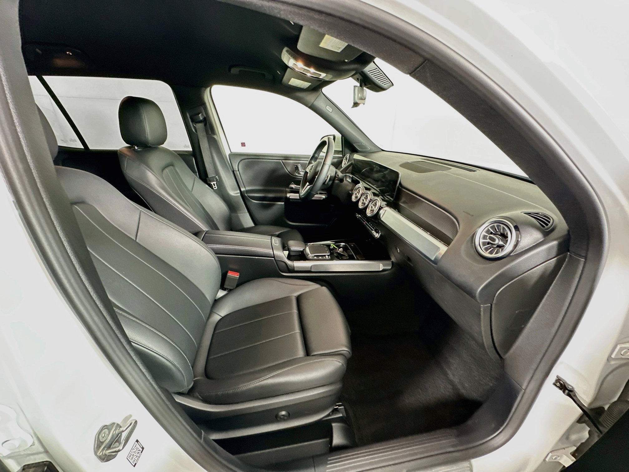 Used 2021 Mercedes-Benz GLB 250 image 30