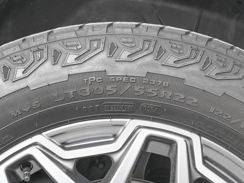 Used 2024 GMC Hummer EV 3X image 35