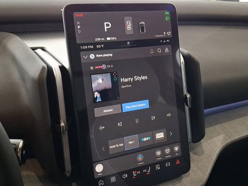 New 2026 Volvo EX30 Cross Country Ultra w/ Protection Package Premier image 13