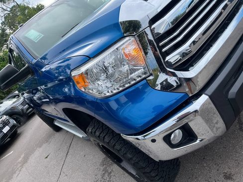 Used 2017 Toyota Tundra SR5 w/ TRD Off Road Package AWD/4WD image 38