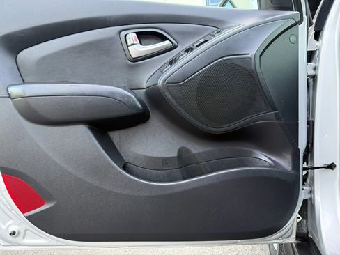 Used 2012 Hyundai Tucson Limited FWD image 14