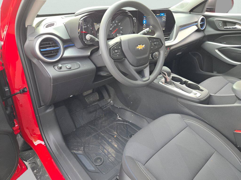 New 2026 Chevrolet Trax LS FWD image 27