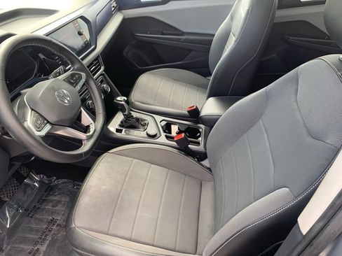 Used 2022 Volkswagen Taos SE w/ Panoramic Sunroof Package FWD image 15