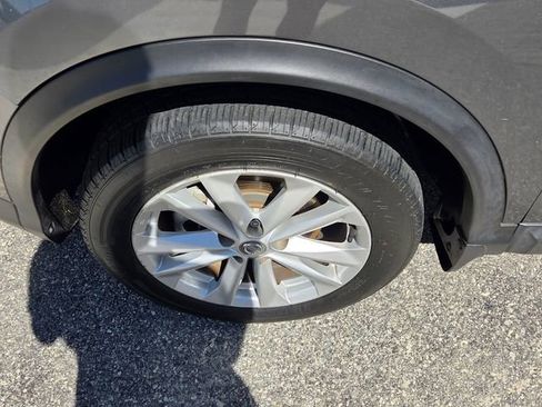 Used 2018 Nissan Rogue Sport SV w/ SV Technology Package image 18