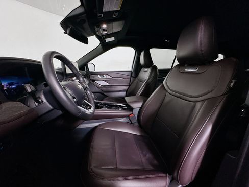 Used 2025 Ford Explorer Platinum image 13