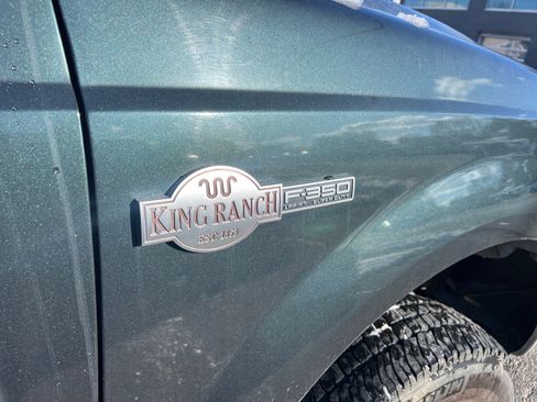 Used 2005 Ford F350 Lariat image 4