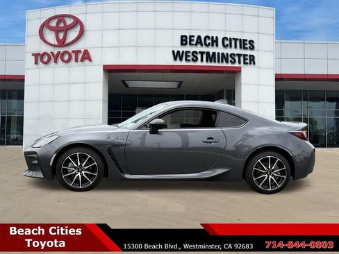 Certified 2023 Toyota GR86 w/ ALL Weather Mat Package (TMS) RWD image 6