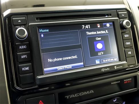 Used 2015 Toyota Tacoma 4x4 Double Cab w/ SR5 Package image 16