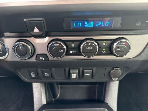 Used 2023 Toyota Tacoma SR5 w/ Technology Package AWD/4WD image 20