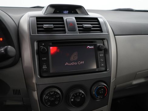 Used 2013 Toyota Corolla LE image 20