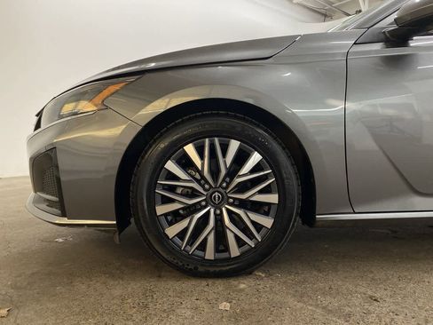 Used 2023 Nissan Altima 2.5 SV image 12