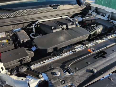 Certified 2024 GMC Canyon AT4X w/ AT4X AEV Edition image 32