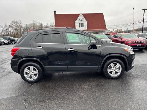Used 2019 Chevrolet Trax LT w/ LT Convenience Package image 8
