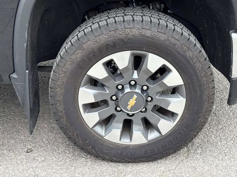 Used 2021 Chevrolet Silverado 2500 LT w/ Convenience Package AWD/4WD image 10