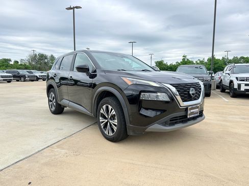 Used 2023 Nissan Rogue SV AWD/4WD image 3