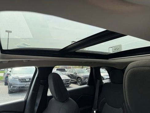 Used 2017 Jeep Cherokee 75th Anniversary image 23