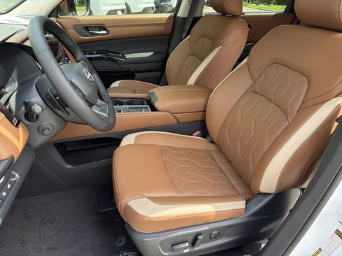New 2026 Nissan Pathfinder Platinum w/ Cargo Package FWD image 22