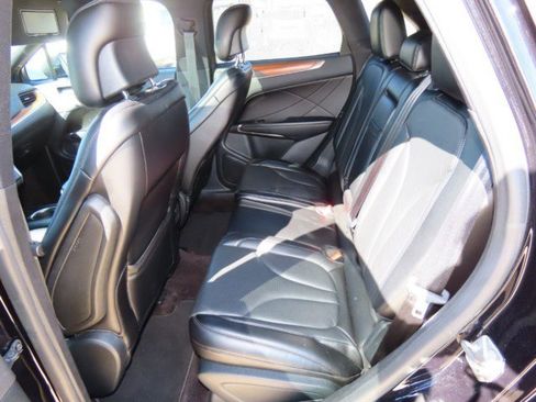 Used 2019 Lincoln MKC Reserve image 19