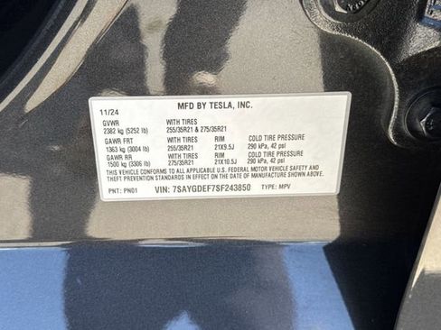 Used 2025 Tesla Model Y Performance image 30