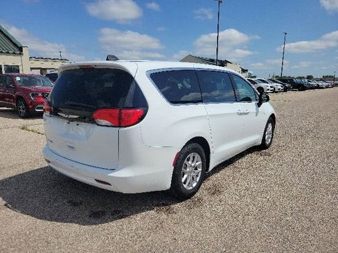 Used 2023 Chrysler Voyager LX FWD image 23