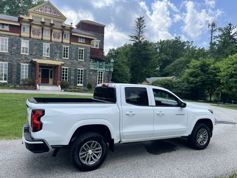 Used 2025 Chevrolet Colorado LT w/ Advanced Trailering Package RWD image 11