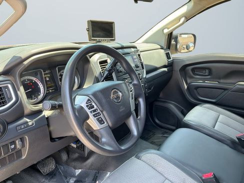 Used 2017 Nissan Titan S RWD image 10