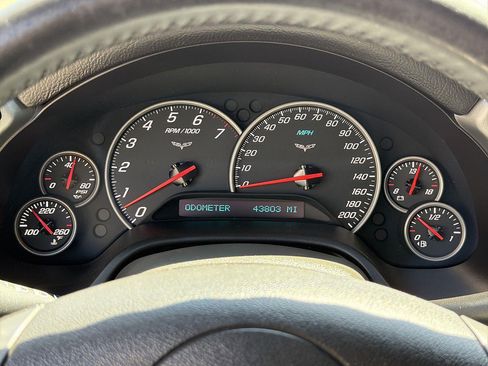 Used 2007 Chevrolet Corvette Convertible w/ Preferred Equipment Group RWD image 10