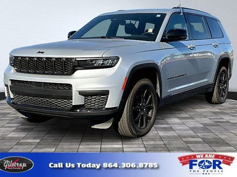 Used 2024 Jeep Grand Cherokee L Laredo image 1