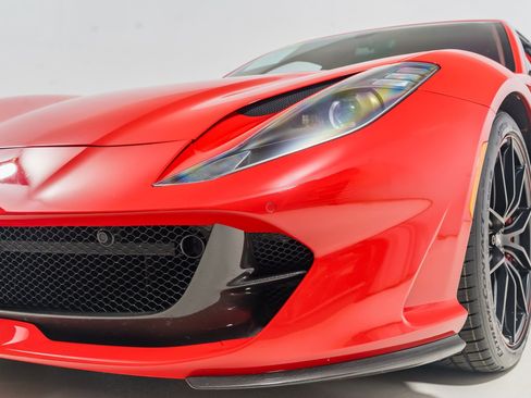 Used 2018 Ferrari 812 Superfast RWD image 41