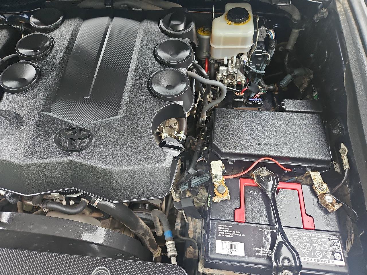 Used 2014 Toyota 4Runner SR5 AWD/4WD image 37